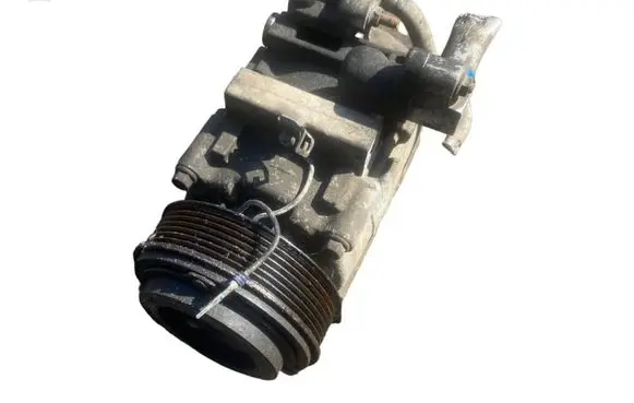 KIA Sorento Air conditioning (A/C) compressor (pump) 977013E350