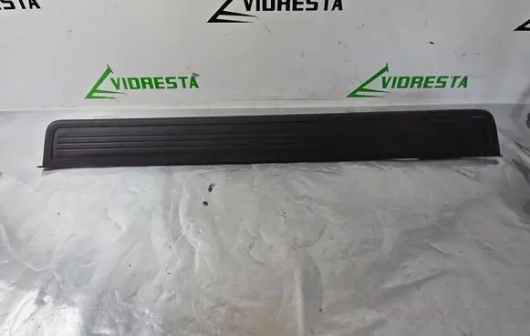 Honda CR-V Front sill trim cover 84252SWAA012M1