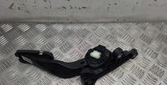 KIA Niro Accelerator throttle pedal 32700