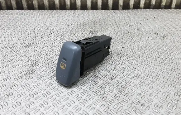 Honda HR-V Windscreen/window heater switch M17071