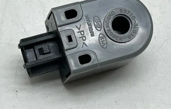 KIA EV6 Alarm relay 957103L010