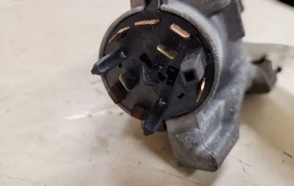Audi A4 S4 B6 8E 8H Ignition lock 4B0905851