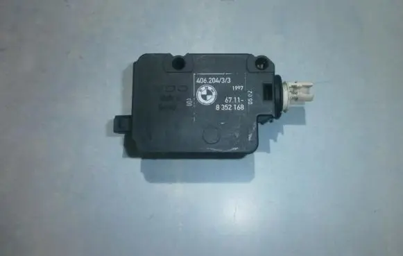 BMW 5 E39 Central locking motor 67118352168