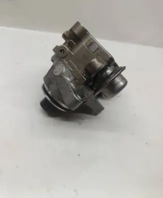 Porsche Panamera (970) Fuel injection high pressure pump 94811031525 4501 1F0E