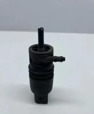 Volkswagen PASSAT B7 Windscreen/windshield washer pump 1K5955651 3122785 31220801