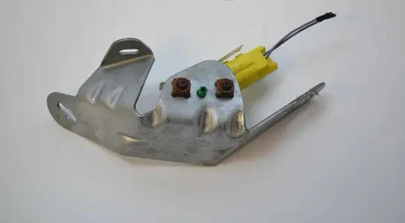 Volkswagen Golf V Airbag deployment crash/impact sensor 1K0972320B 1K0909606C