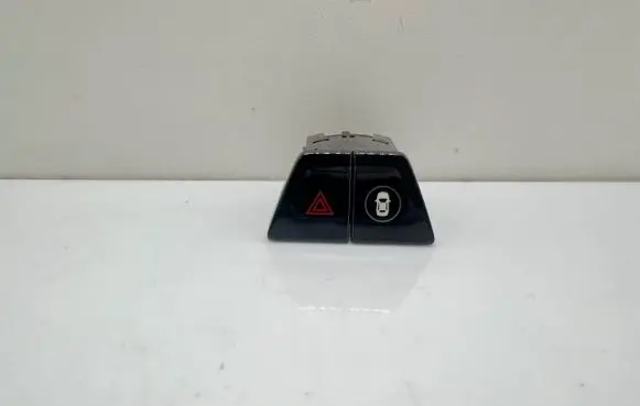 BMW 5 G30 G31 Hazard light switch 9423271