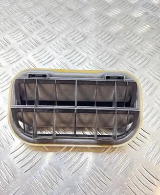 Mercedes-Benz GLA W156 X156 Quarter panel pressure vent A1768302700