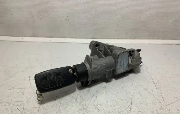 Audi A6 S6 C5 4B Ignition lock 4B0905851C