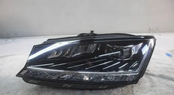 Skoda Fabia Mk3 (NJ) Headlight/headlamp 6V1941015F LE17A6402 030111523101