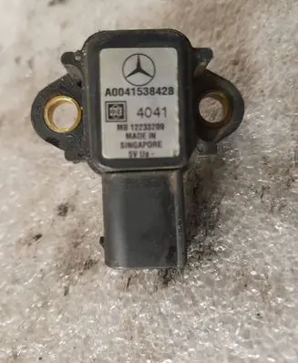 Mercedes-Benz E W211 Mass air flow meter A0041538428 0041538428