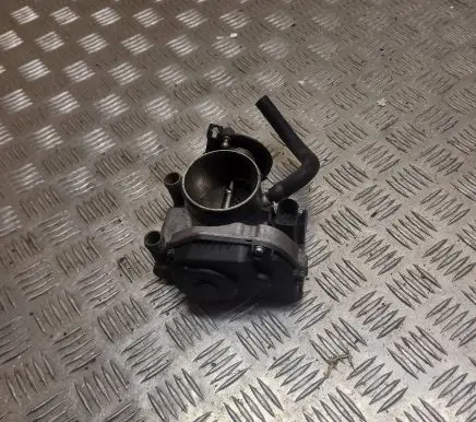Audi A4 S4 B5 8D Throttle valve 058133063