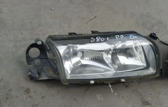 Volvo S80 Headlight/headlamp
