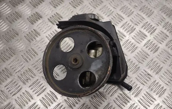 Peugeot 406 Power steering pump 9632252880