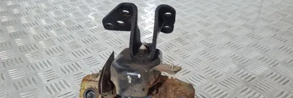Isuzu D-Max Engine mount vacuum valve 