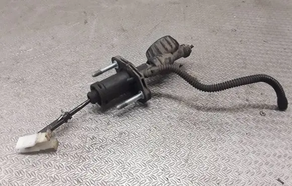 Opel Insignia A Clutch master cylinder 55561915