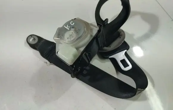 Mitsubishi Grandis Rear seatbelt 0433117