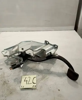 Opel Astra G Brake pedal 90581125
