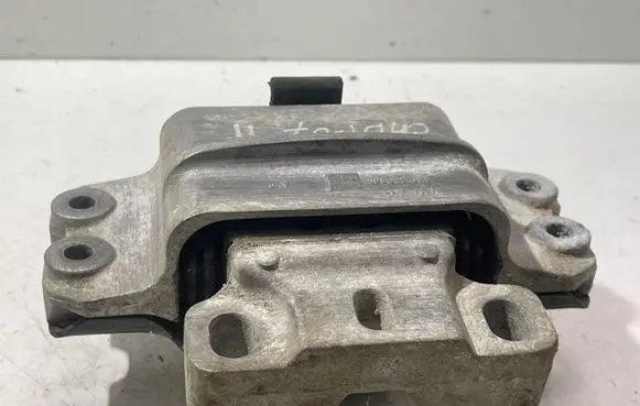 Volkswagen Caddy Engine mount bracket 1K0199555