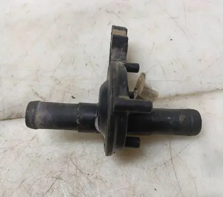 Mercedes-Benz 609 Valve A0008303084