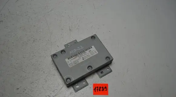 Mercedes-Benz R W251 Head unit multimedia control A2049000300 A2049020900 A2049021000