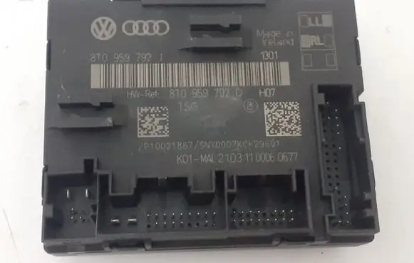Audi A5 8T 8F Door control unit/module P10021867 8T0959792J