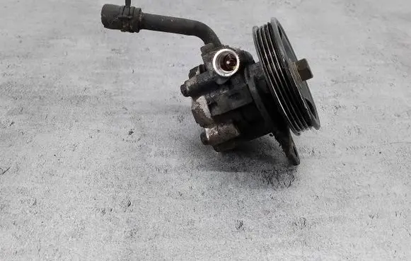 Nissan Navara Power steering pump