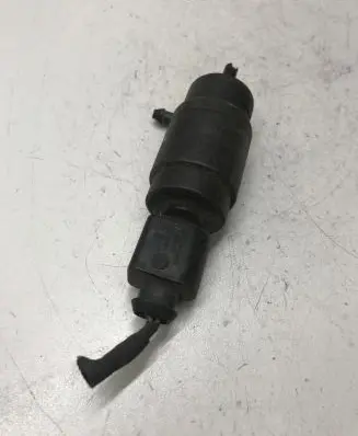 Mercedes-Benz E W210 Windscreen/windshield washer pump A0335450228