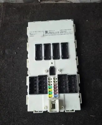 BMW 4 F32 F33 Central body control module 9381101 8862770475 588D16F03