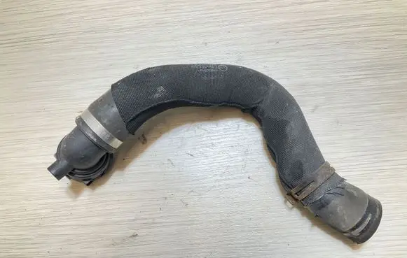 Audi A6 S6 C6 4F Engine coolant pipe/hose 4F0121