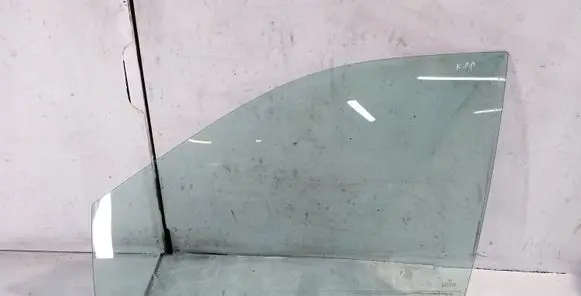 Chrysler Voyager Front windscreen/windshield window 