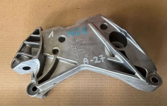 Volkswagen Arteon Engine mounting bracket 06J199207P