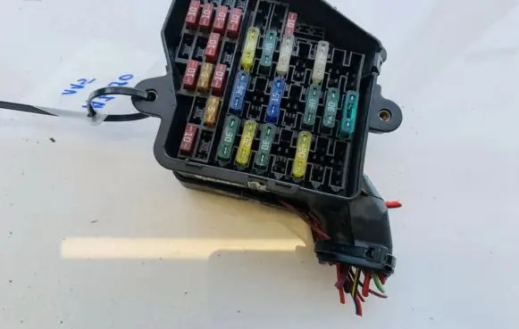 Audi A4 S4 B6 8E 8H Fuse box set 0316211