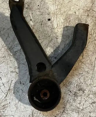 Mitsubishi Outlander Engine mount bracket