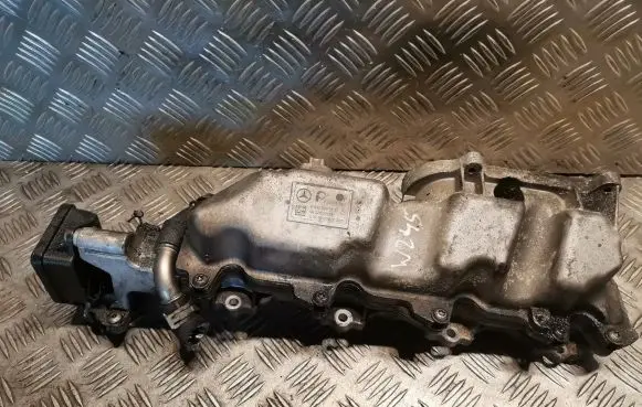 Mercedes-Benz B W245 Intake manifold 6400901337 A6400901337