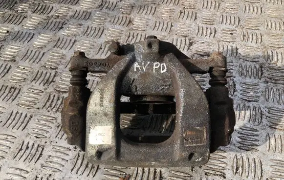 Toyota Avensis T270 Front brake caliper