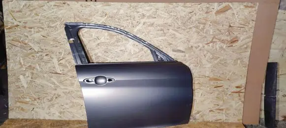 Alfa Romeo Giulia Front door