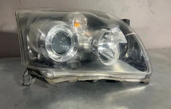 Toyota Avensis T250 Headlight/headlamp 8596724011 MAX25000V