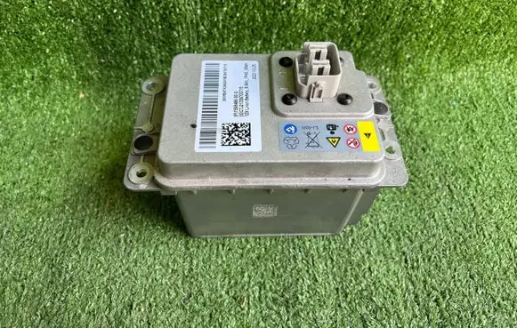 Tesla Model 3 Hybrid / electric car battery 159848600D 20211225