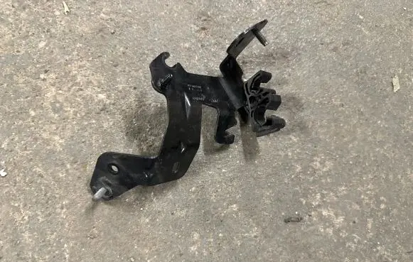 Renault Arkana Other engine bay part 497308760R