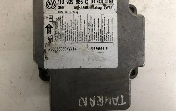 Volkswagen Touran I Airbag control unit/module 1T0909605C 5WK43818