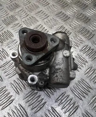 Volkswagen PASSAT B6 Power steering pump 7690955102 8D0145156T