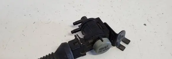 Volkswagen PASSAT B5.5 Turbo solenoid valve 1J0906283A