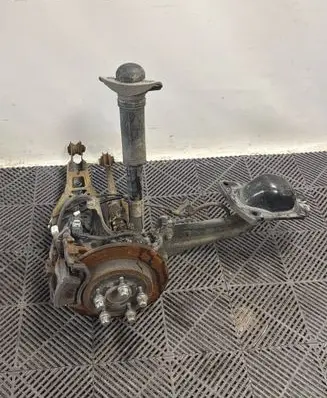 Toyota C-HR I Rear wheel hub spindle/knuckle 