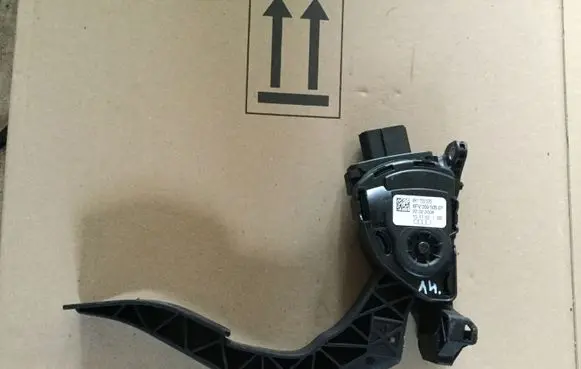 Audi A4 S4 B8 8K Accelerator throttle pedal 8K1723523