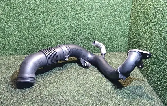 Renault Master III Air intake duct part 165763705R