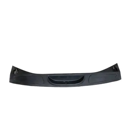 Trunk/boot sill cover protection