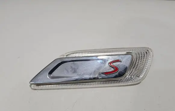 Mini Clubman F54 Front fender indicator light 7358469 63137358469 735846912