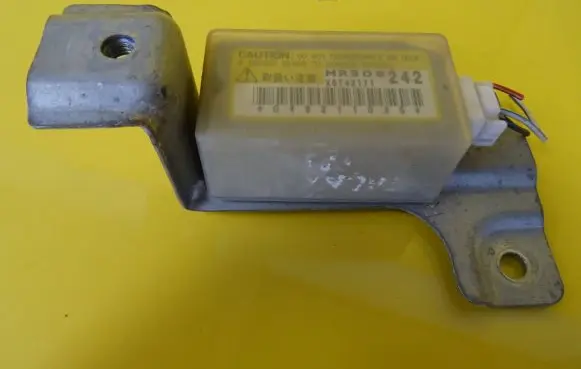 Mitsubishi Galant Airbag deployment crash/impact sensor MR309242