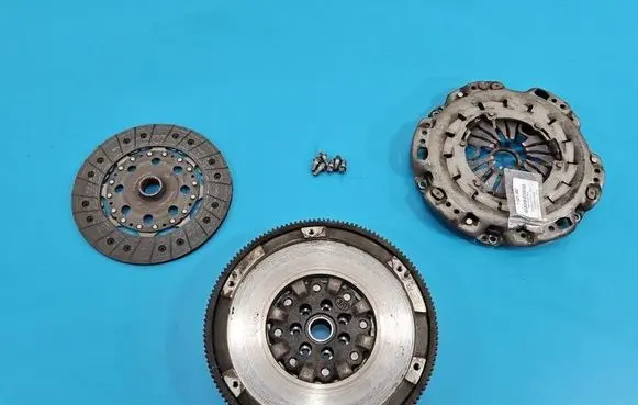 Mercedes-Benz A W176 Dual mass flywheel A0262501001 IMPRK1521592